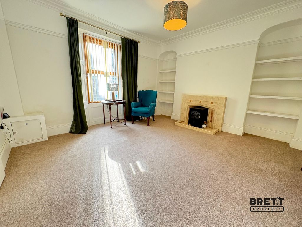 Property photo 2 of 16 Living Room