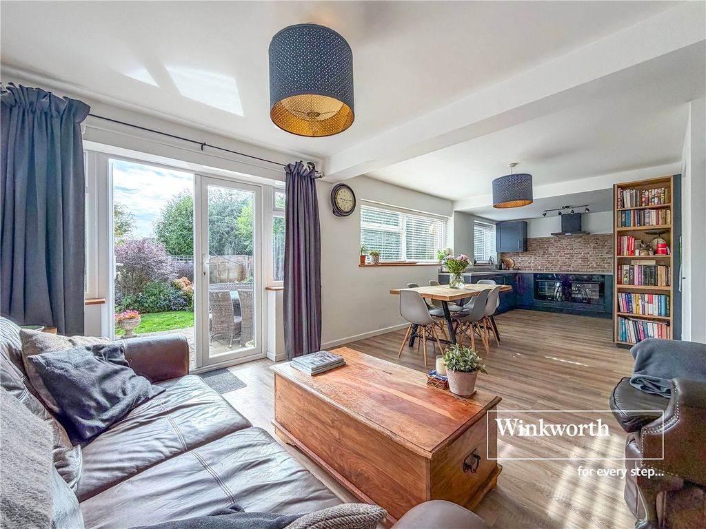 Property photo 3 of 19 Picture No. 06