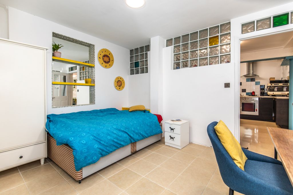 Additional image 15 of 2 bed flat for saleClarence Square, Brighton BN1