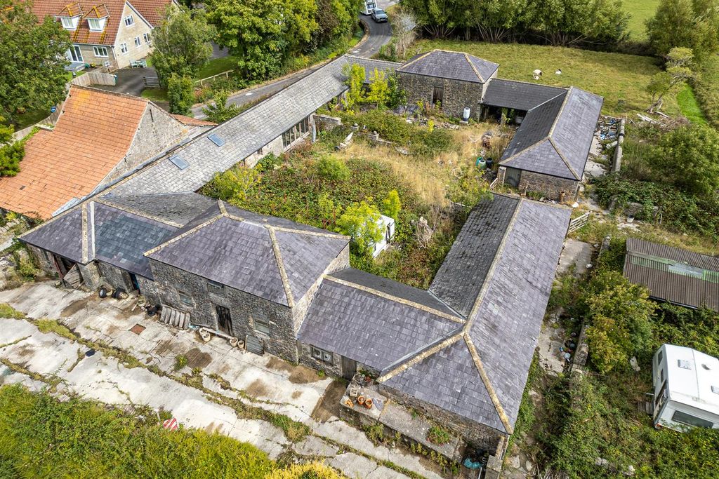 Property photo 2 of 39 Hewish Court, East Hewish North Somerset, Bs24 6Rz