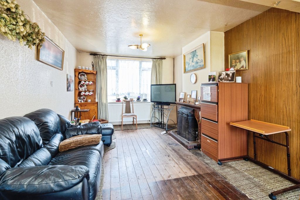 Property photo 3 of 20 Pbox-Img.Jpg