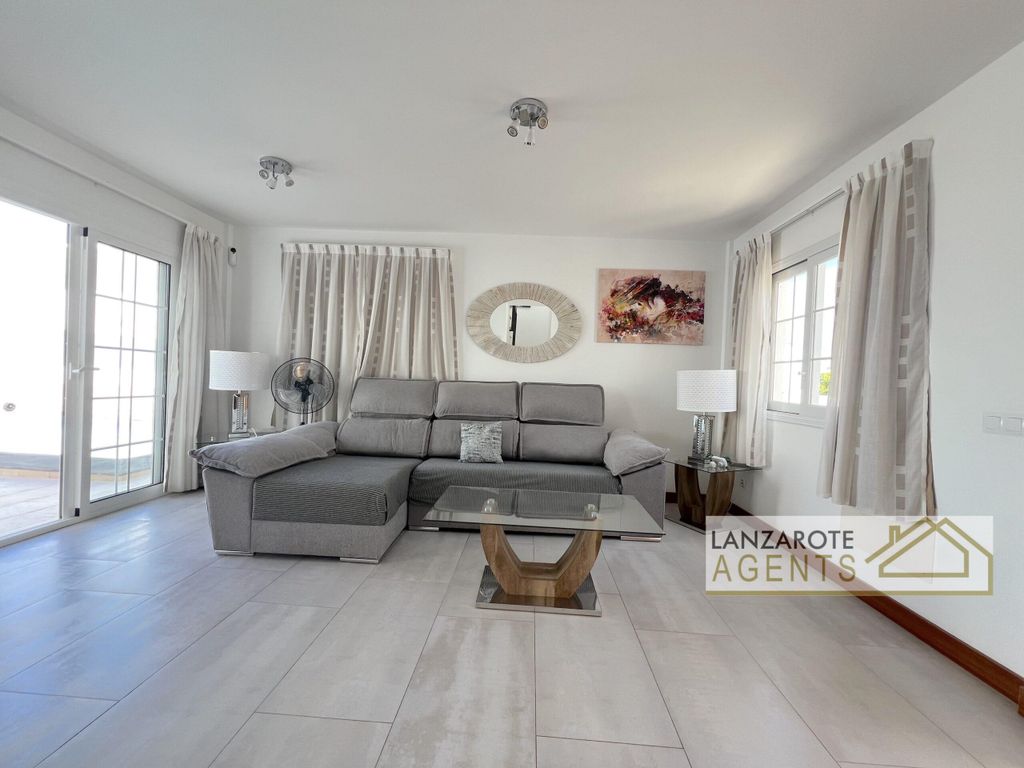 Property photo 2 of 27