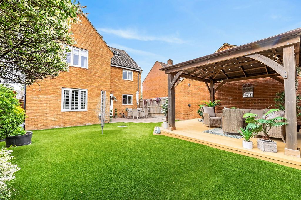 Property photo 2 of 44