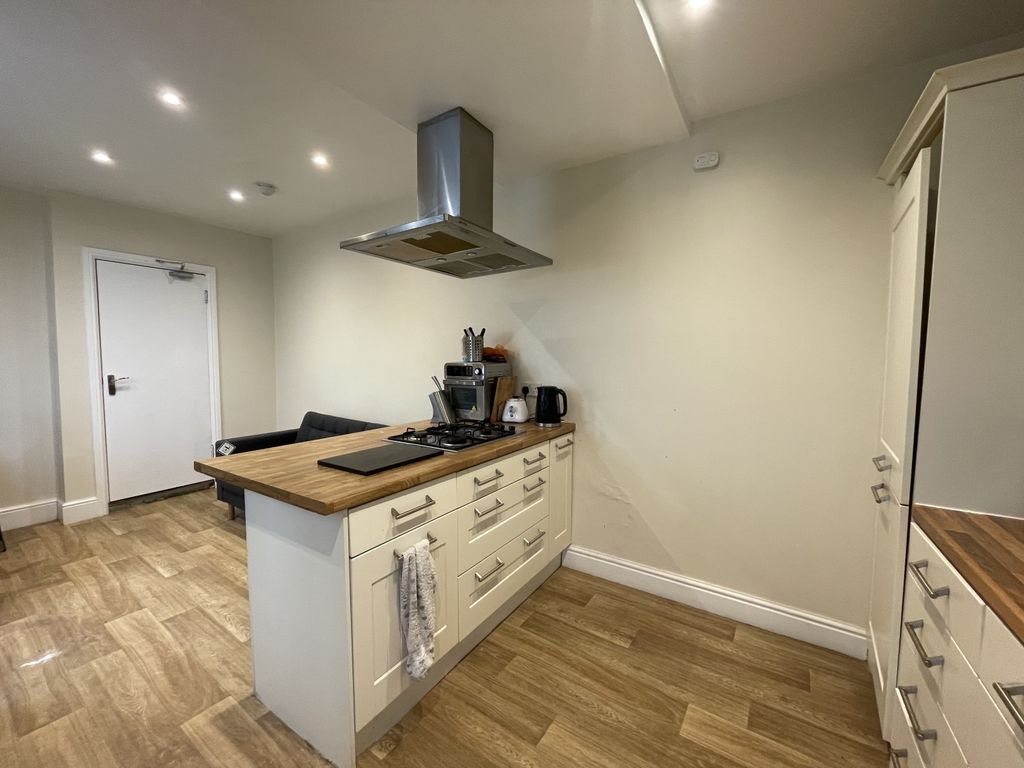 Property photo 3 of 8 Img_4589