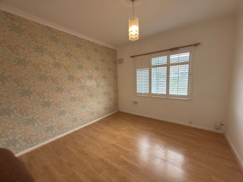 Property photo 2 of 13 A (8)