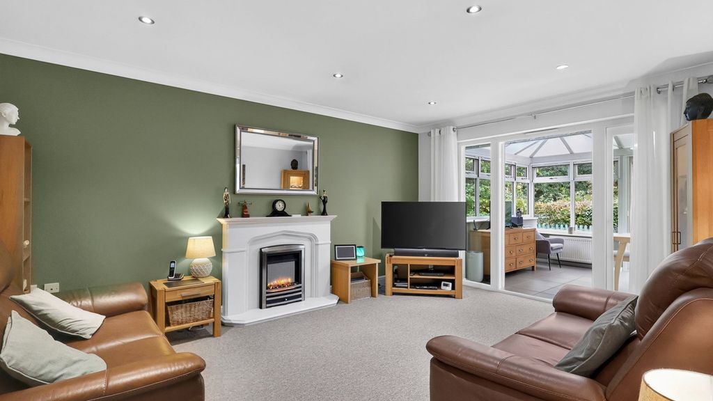 Property photo 2 of 50