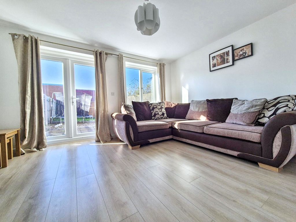 Property photo 2 of 23