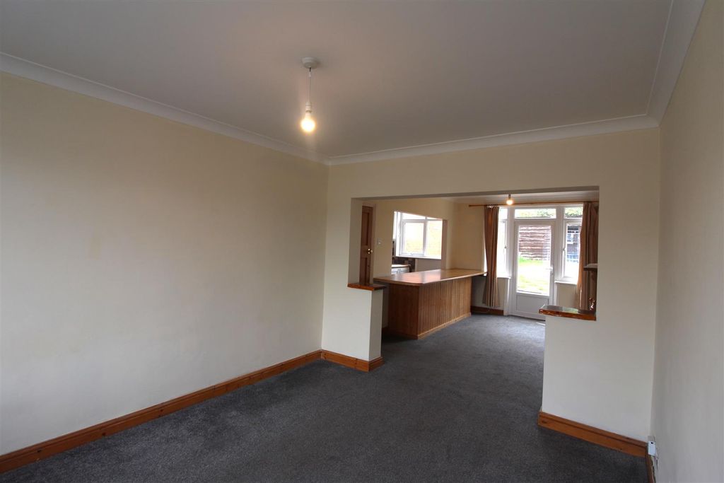 Property photo 3 of 12 21 Hillside Road - Living Room 2.Jpg