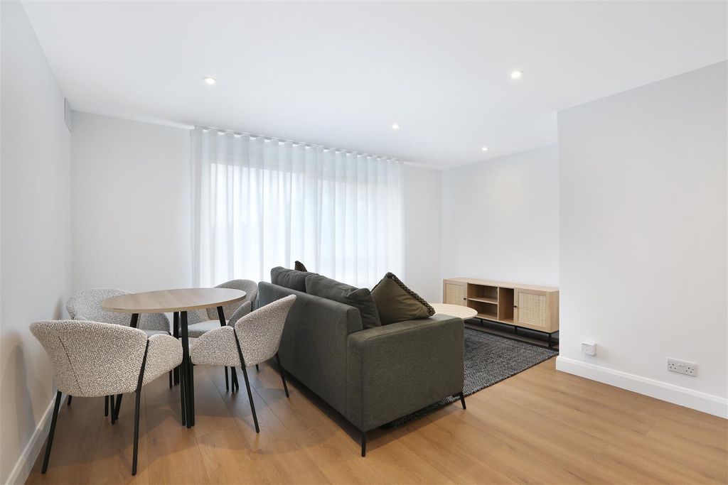 Property photo 2 of 8 Ach_3315.Jpg