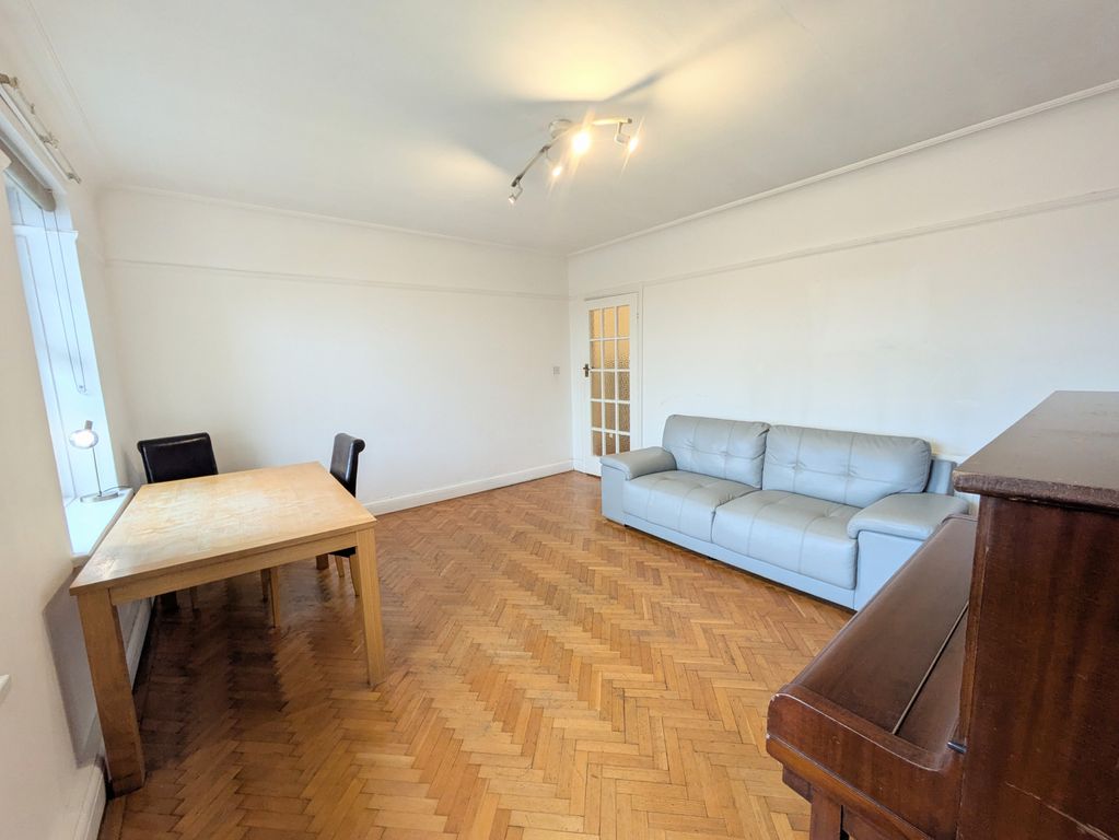 Property photo 3 of 7 Gallery