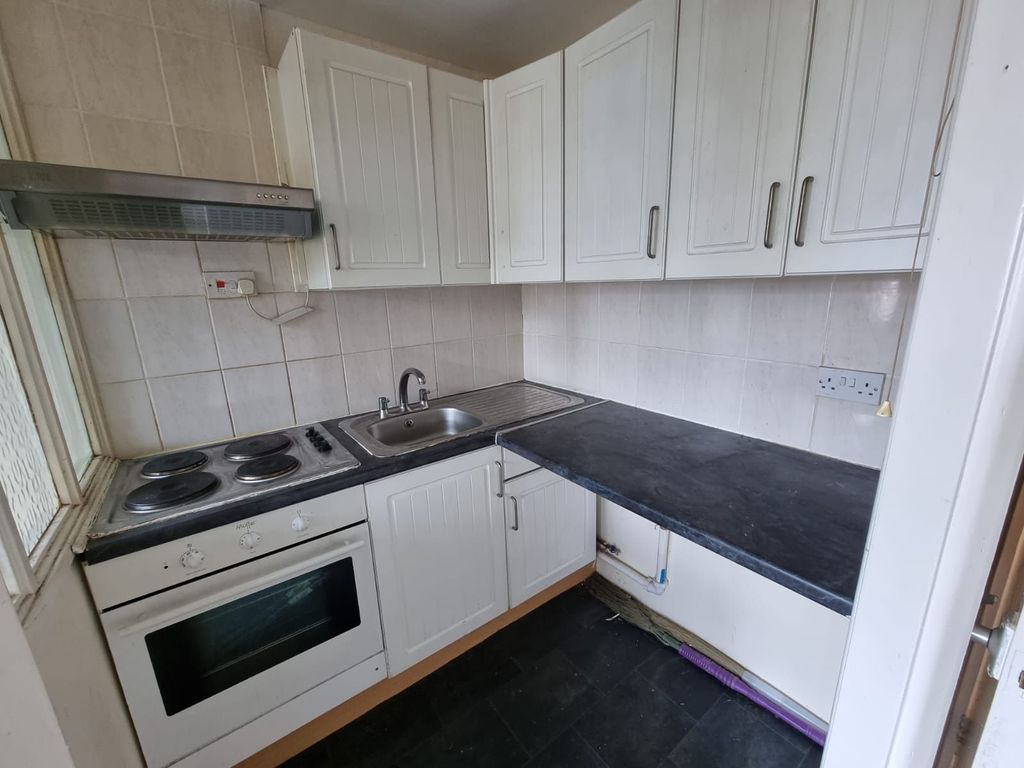 Property photo 3 of 6 Photograph 3