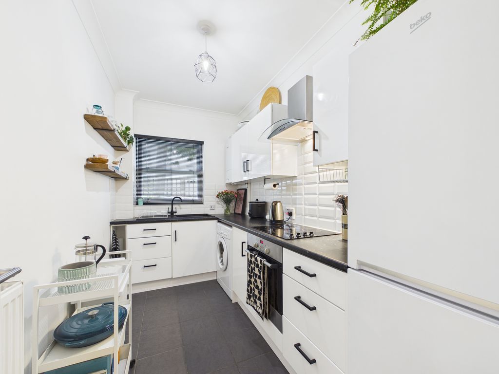 Property photo 3 of 13 Kitchen
