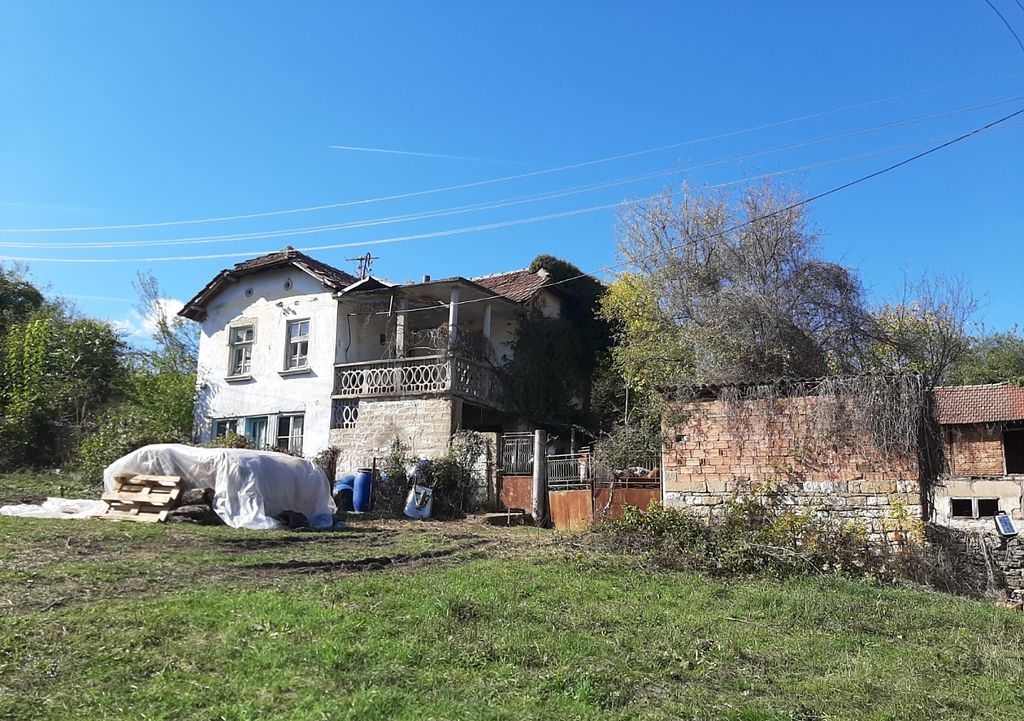 Property photo 3 of 9