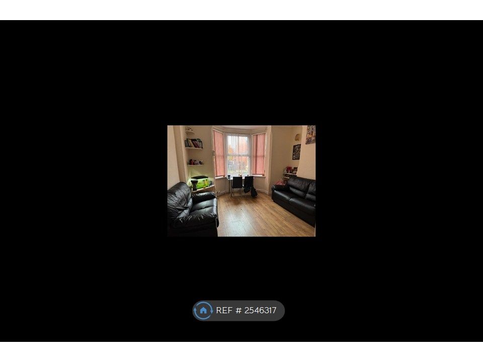 Property photo 3 of 5 Lounge