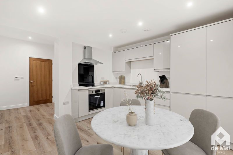 Property photo 3 of 14 Photo 8