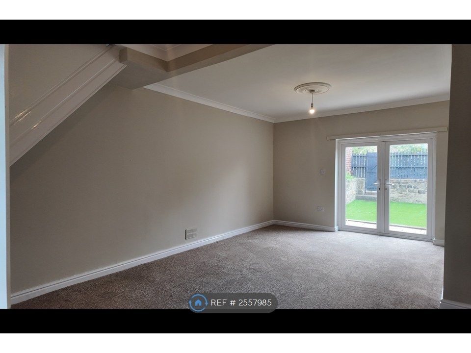 Property photo 3 of 8 Living/Dining Room