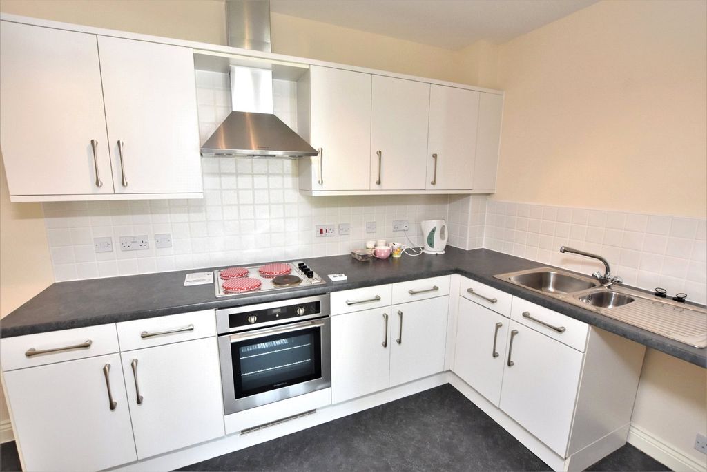 Property photo 2 of 16 Kitchen