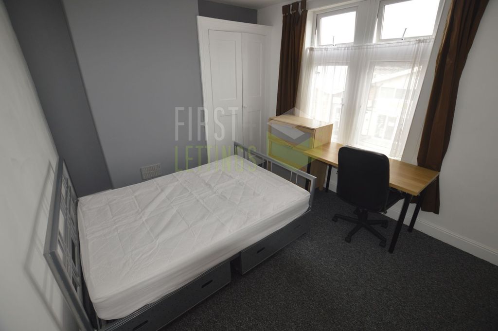 Property photo 1 of 10 Photo 2