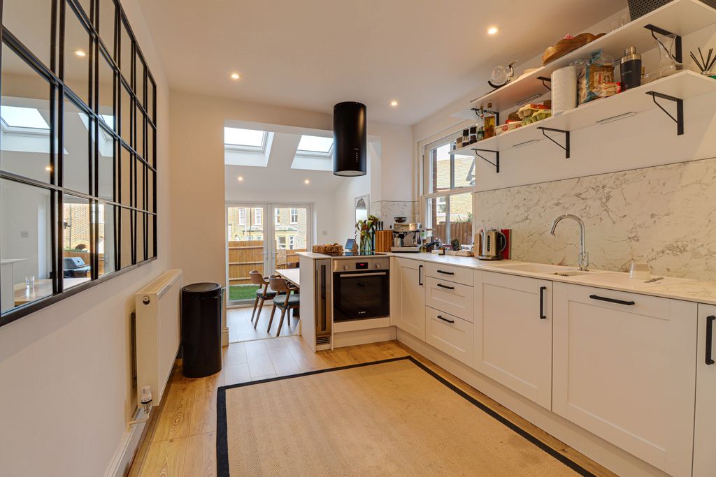 Property photo 3 of 22 Kitchen