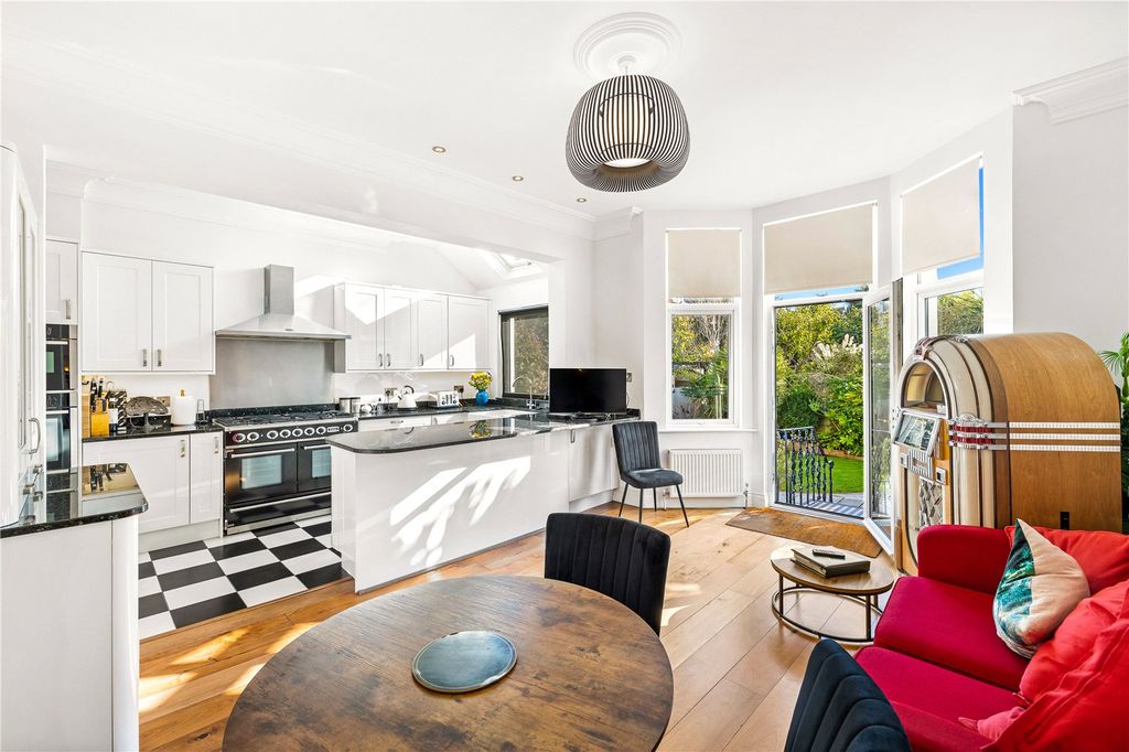 Property photo 3 of 29 Picture 3