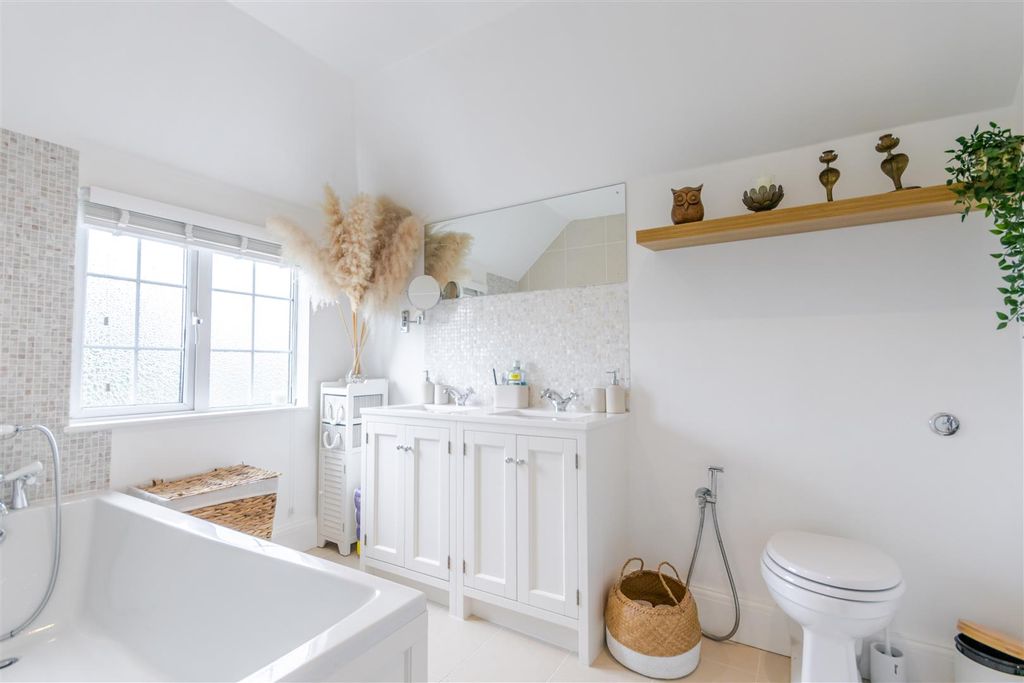 Property photo 1 of 35 Bathroom 1.Jpg