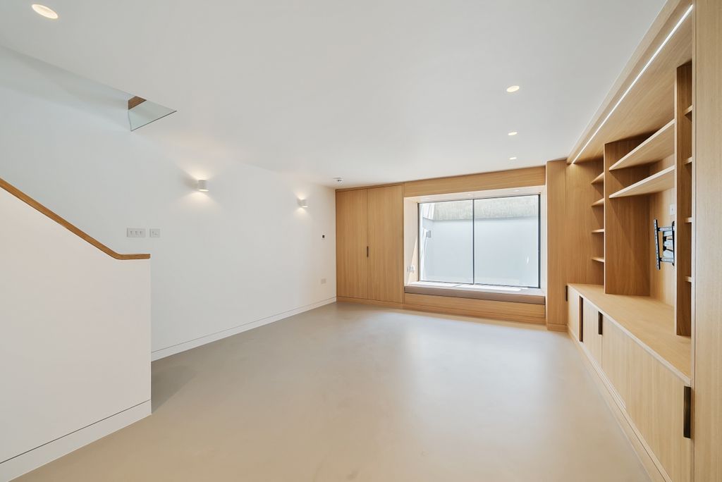 Property photo 2 of 24 1297913 (10)