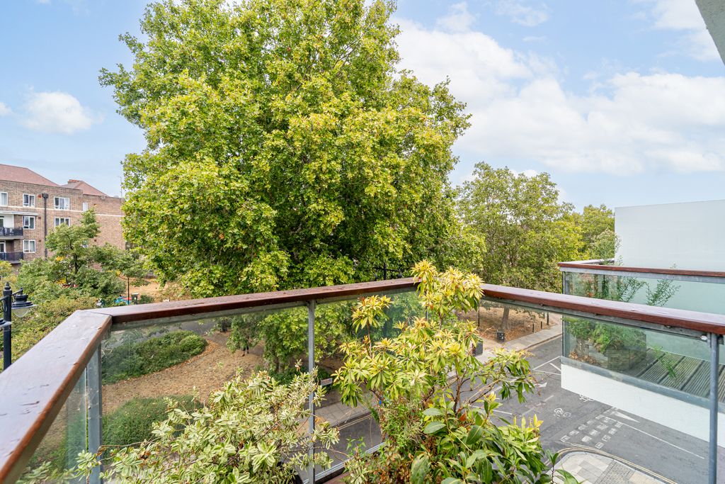 Property photo 3 of 11