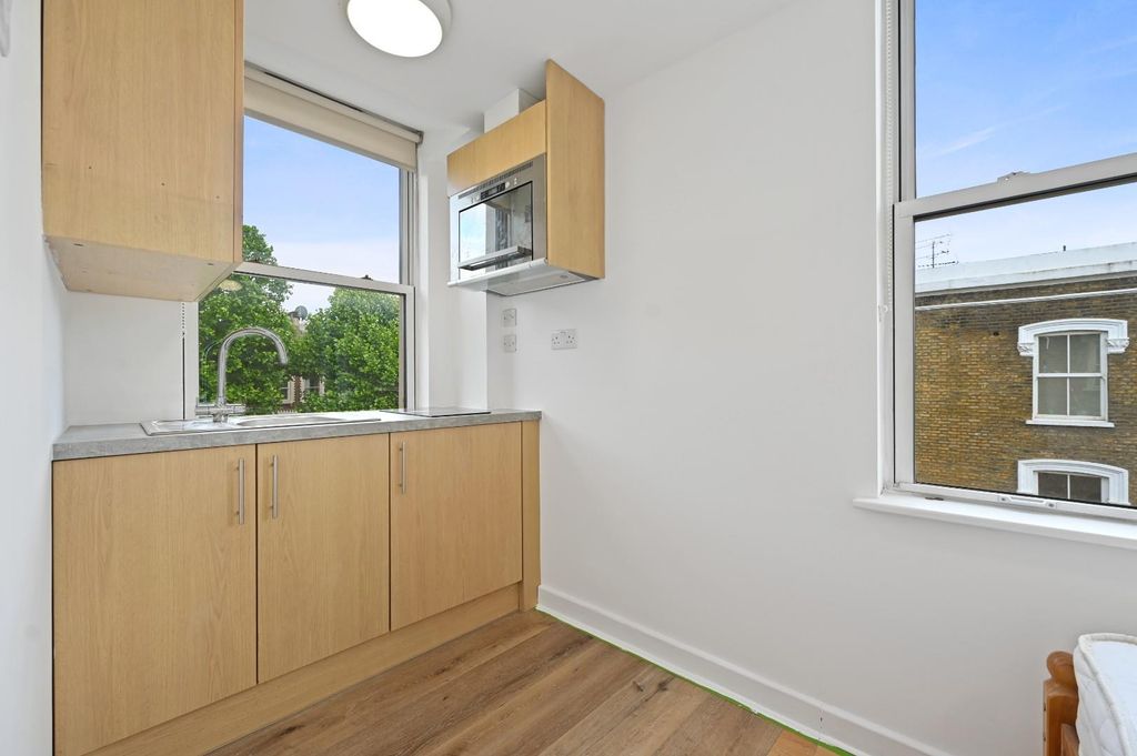 Property photo 1 of 4 Shepherds Bush Road