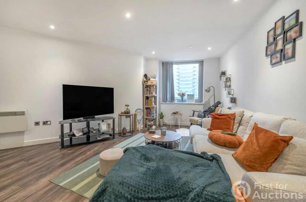 Property photo 2 of 9 2