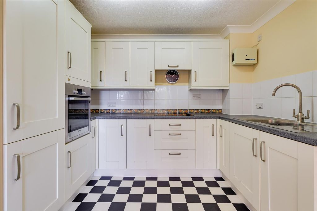 Property photo 3 of 9 Img (5).Jpg