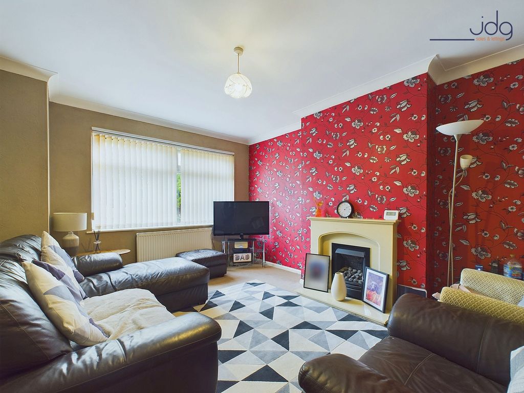 Property photo 3 of 19 Living Room