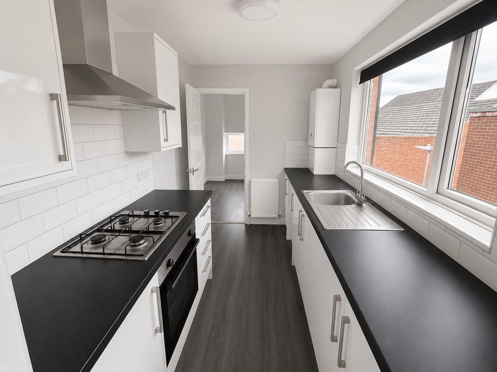 Property photo 2 of 9 Kitchen