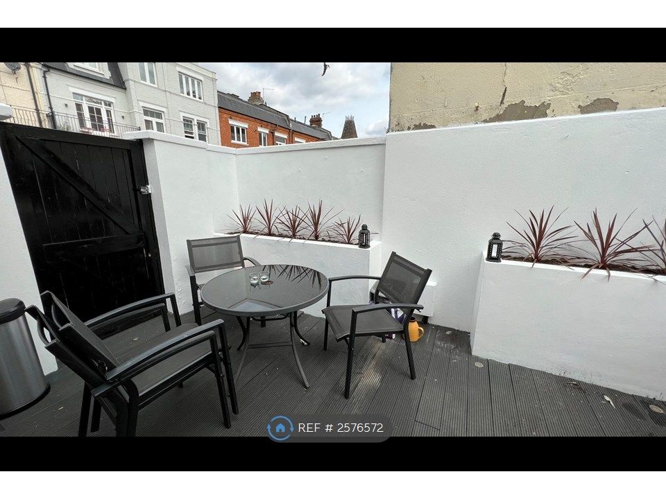 Property photo 3 of 9 Privare Garden