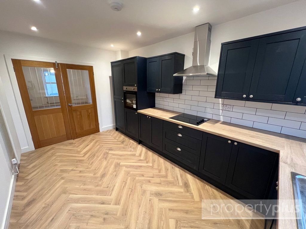 Property photo 1 of 15 Picture No. 12