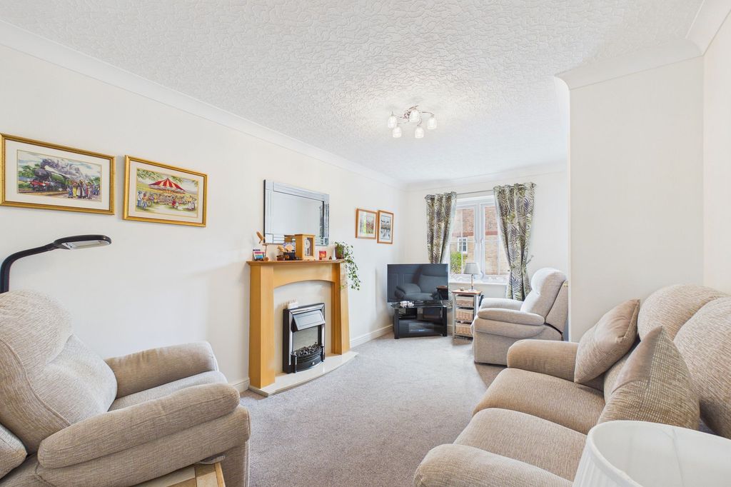 Property photo 2 of 13
