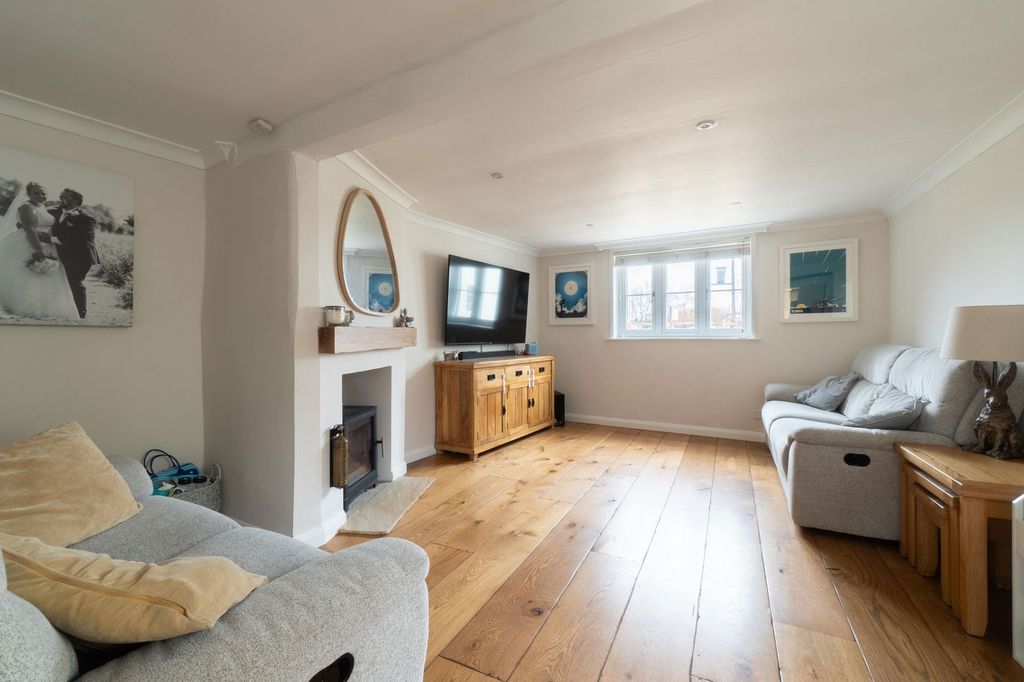 Property photo 3 of 32