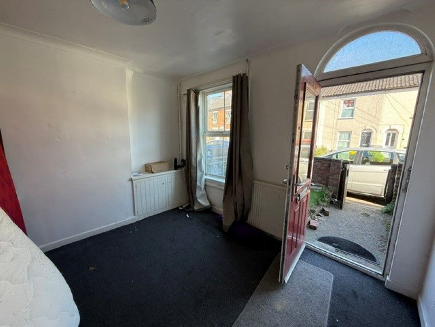 Property photo 3 of 9
