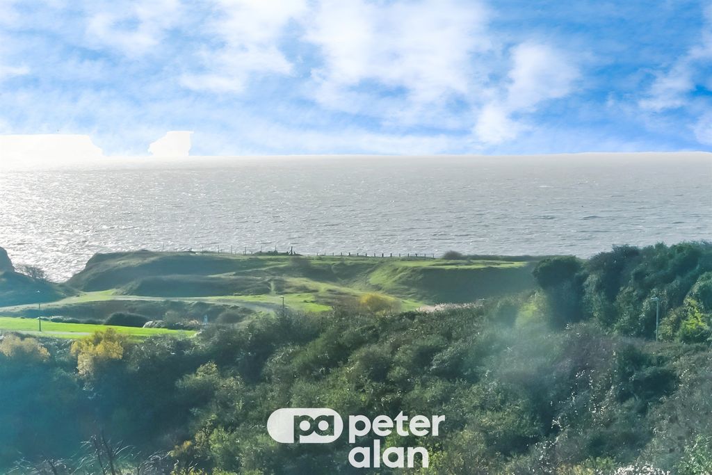 Property photo 2 of 26