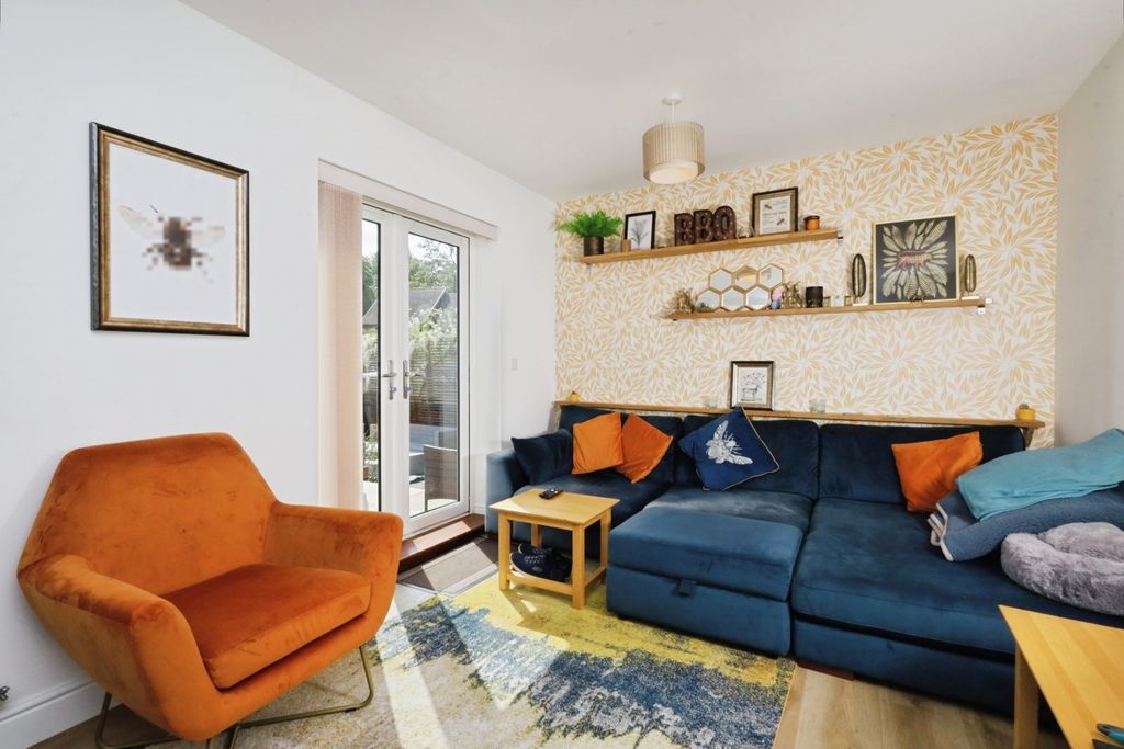 Property photo 2 of 30 Pbox-Img.Jpg
