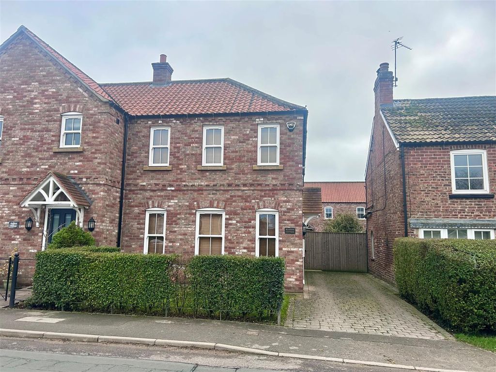 Property photo 1 of 11 Front Photos.Jpg