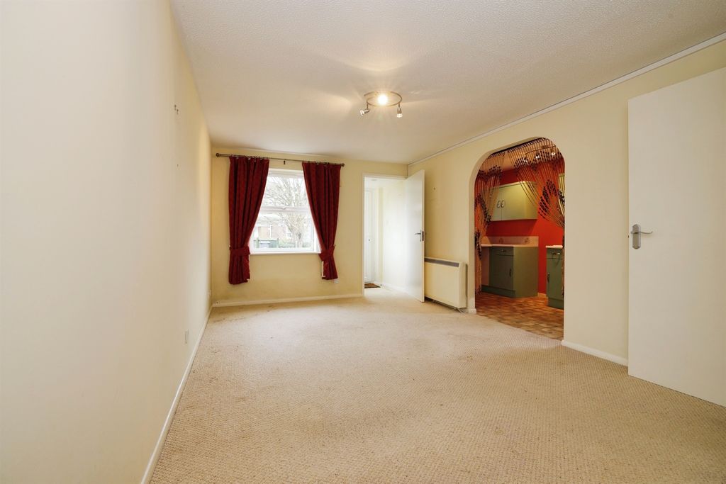 Property photo 2 of 17