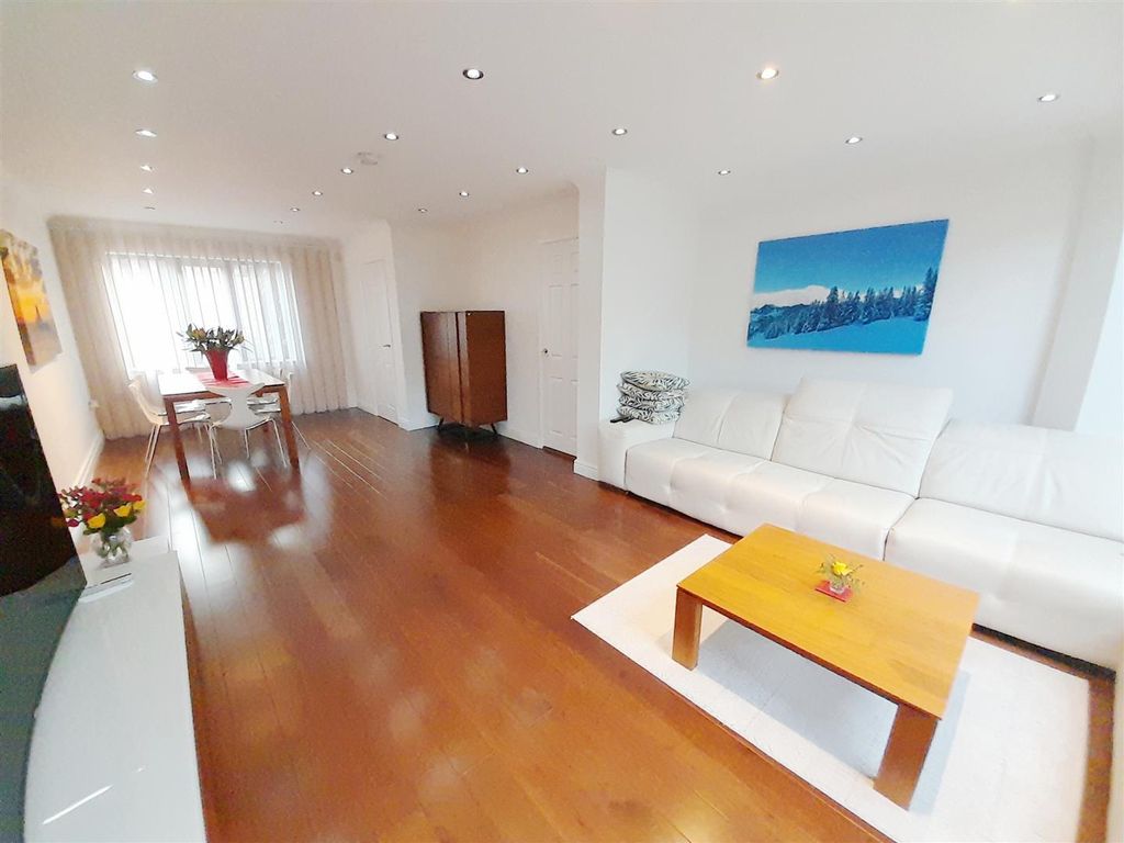 Property photo 3 of 24 2