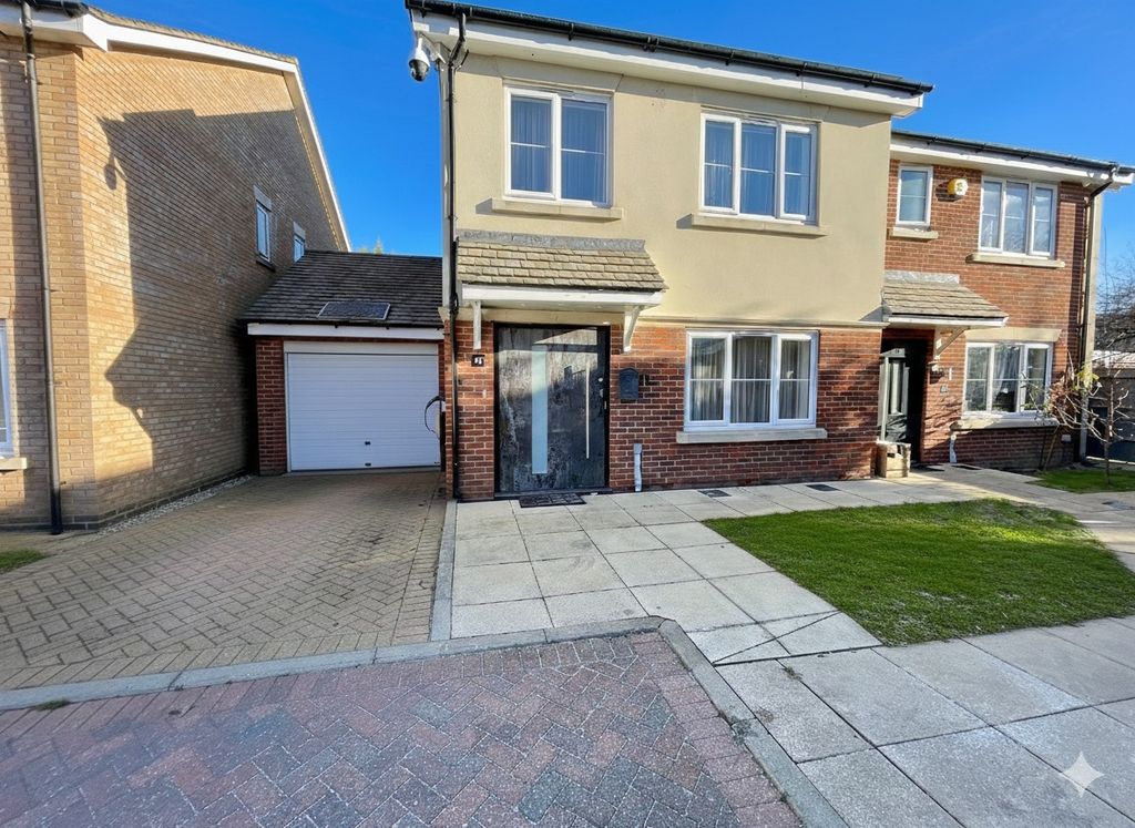 Property photo 1 of 17 4940770