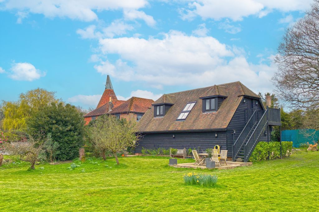 Property photo 1 of 12 Thestudio