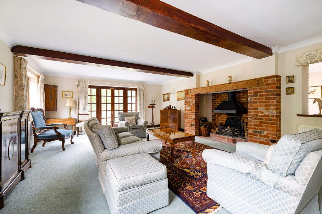Property photo 3 of 15 Sitting Room