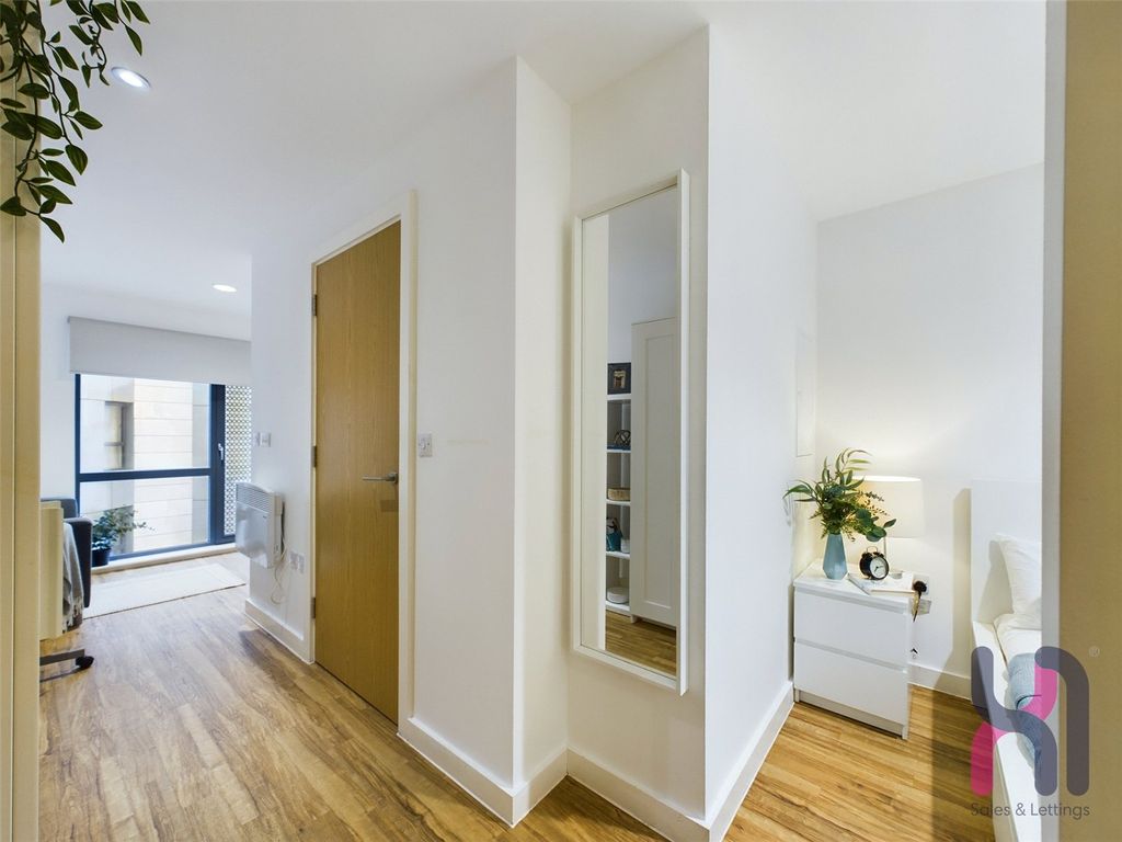 Property photo 2 of 8 Picture No. 10