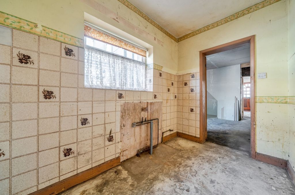 Property photo 3 of 12 1513875-8-1A04Cf016d7B2