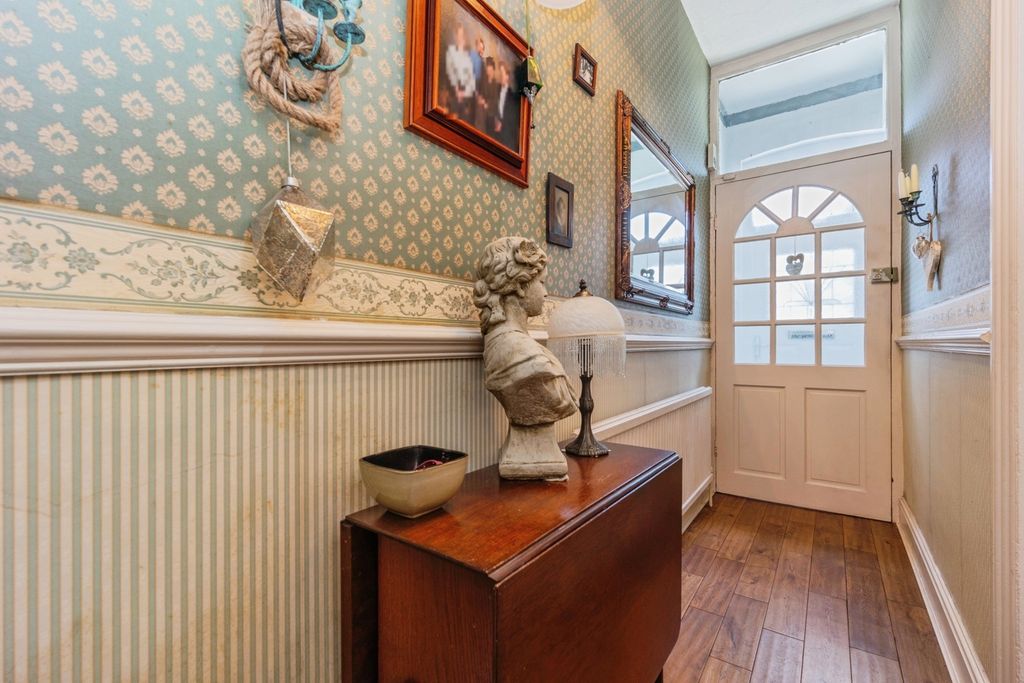 Property photo 2 of 23 Pbox-Img.Jpg