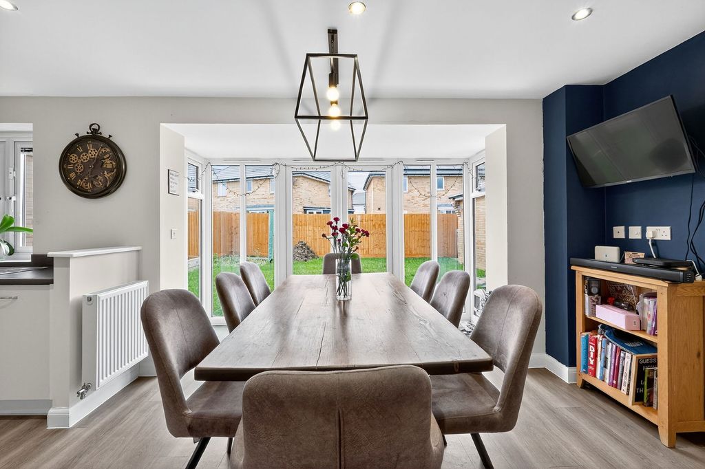 Property photo 3 of 38