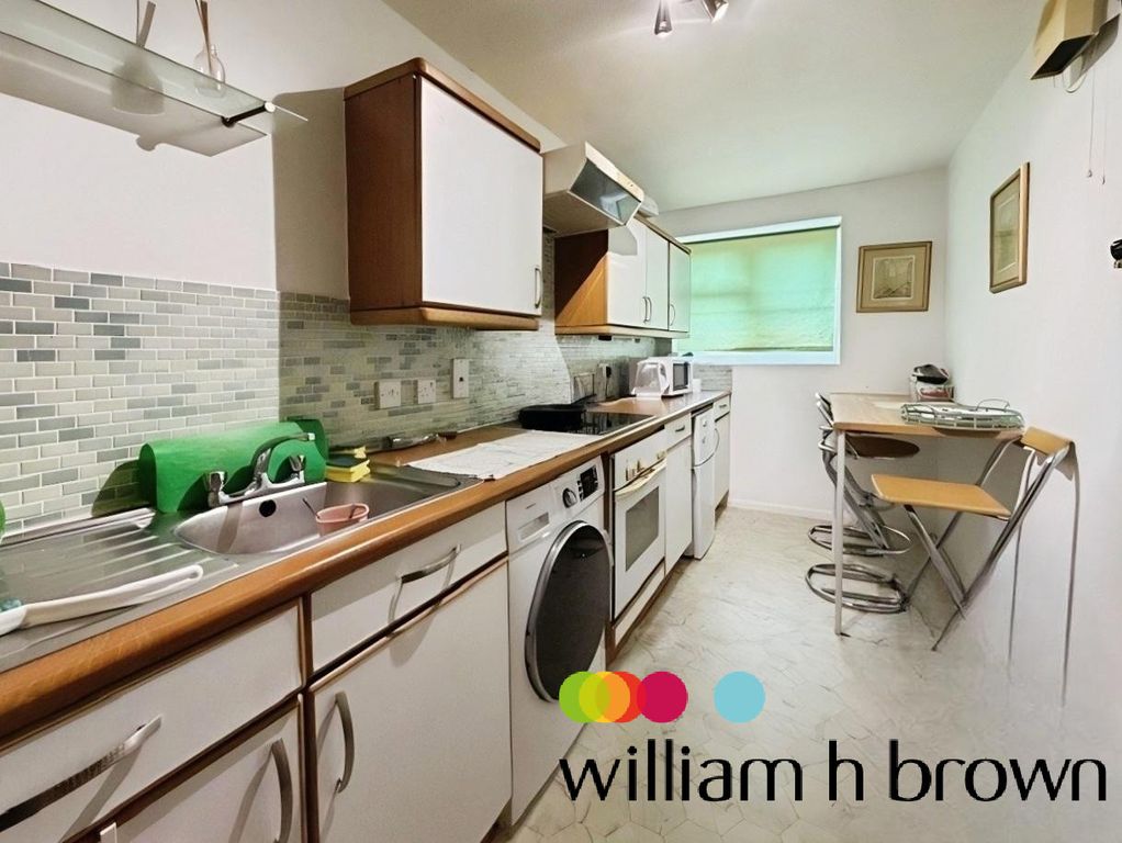 Property photo 3 of 6 Kitchen